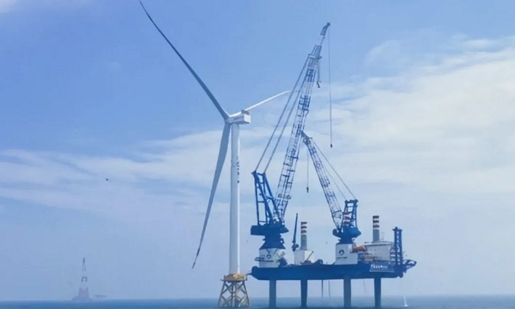 Công ty Trung Quốc lắp turbine gió khổng lồ trong 30 giờ