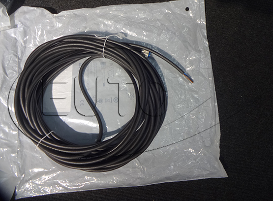 Plug connectors and cables YF2A15-100UB5XLEAX