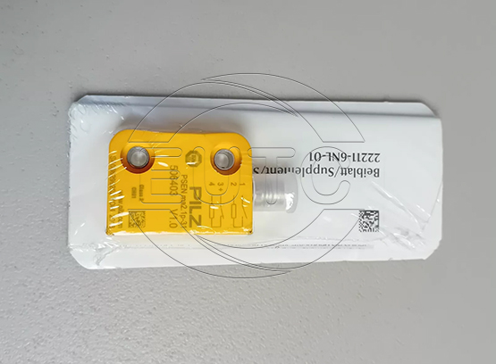 Magnetic safety switch