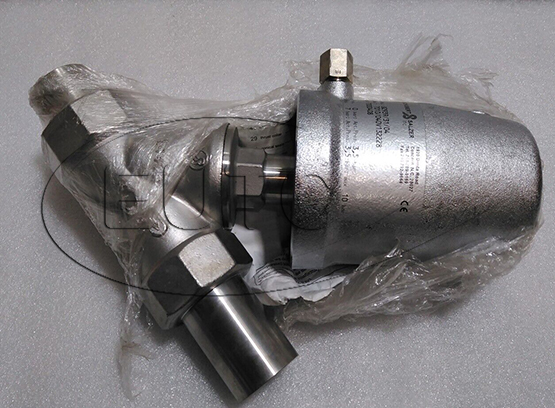 Pneumatically operated angle seat valve