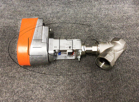 Angle seat motor valve