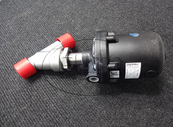 TYPE 554 ANGLE SEAT GLOBE VALVE, PNEUMATICALLY OPERATED,PLASTIC PISTON ACTUATOR