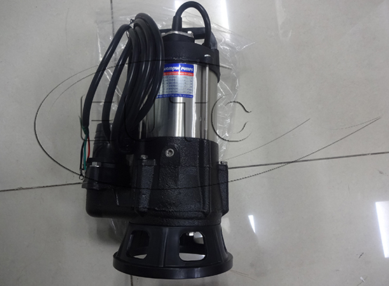 Grampus submersible pump Model: B-3052