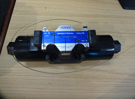 DIRECTIONAL VALVE