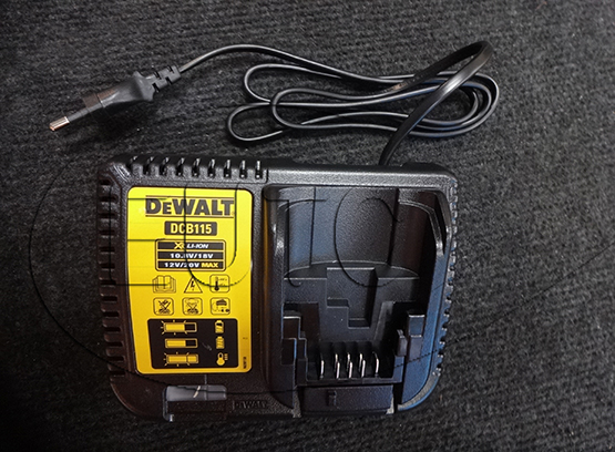 BATTERY CHARGING STOCK DEWALT DCB115-KR 10.8V-18V