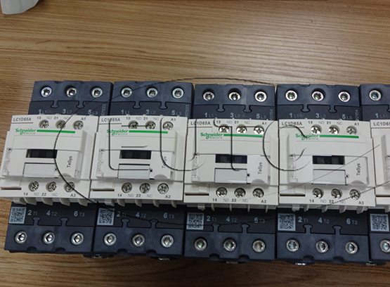 CONTACTOR