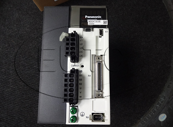 SERVO CONTROLLER PANASONIC MDDKT3530E