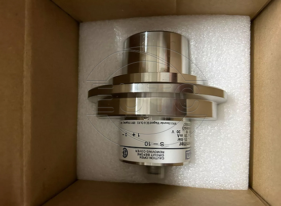 Pressure transmitter