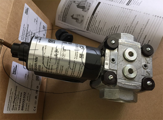 Kromschroder gas valve VAS125R/NW